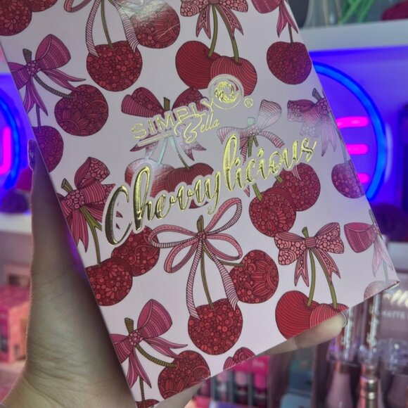 Simply Bella Cherrylicious 24 Eyeshadow Blush Contour Pallet - Picture 1 of 5